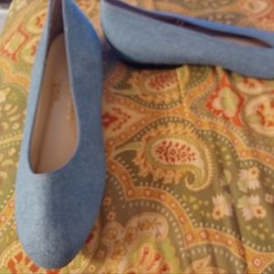 Easy Street 7 W wide light blue flats heels shoes